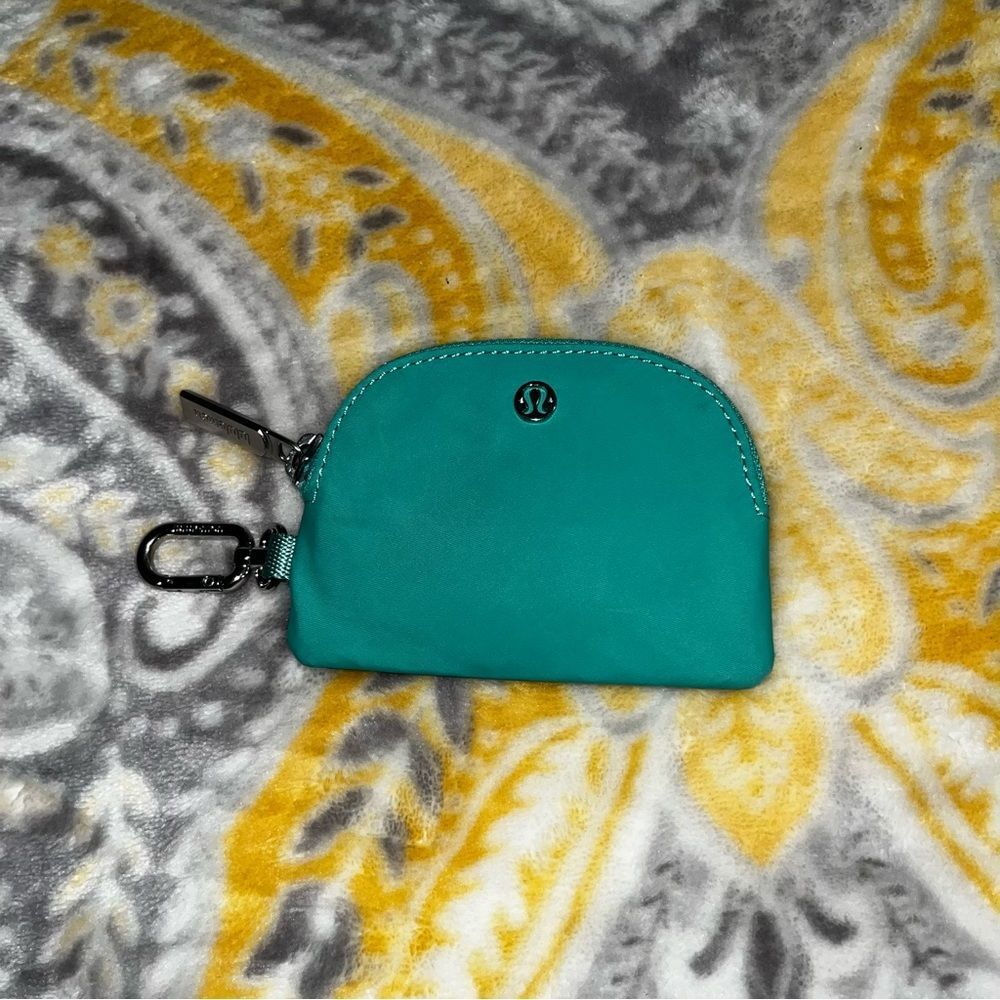 Lululemon mini card holder key pouch